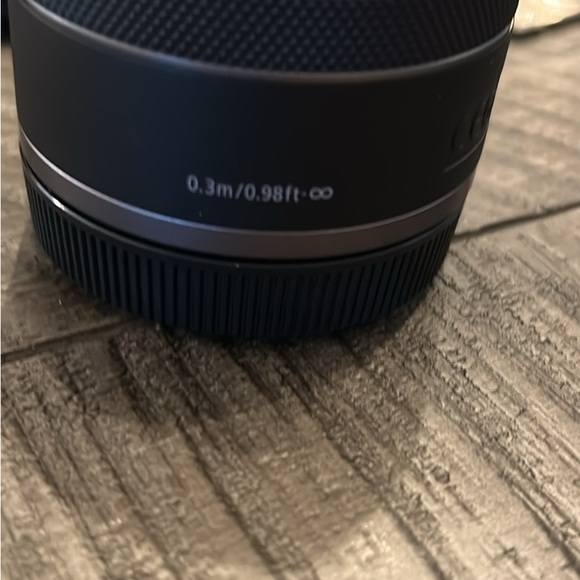 Canon lens RF 50mm f1.8 STM - Picture 3 of 5
